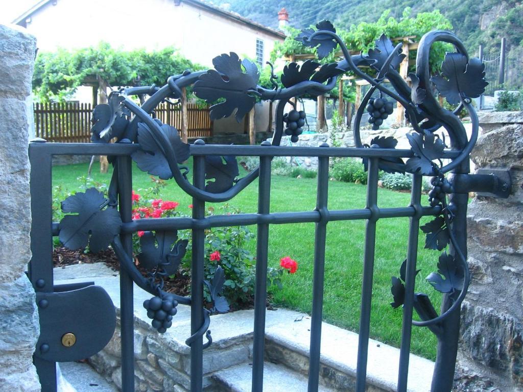 La Maison Des Vignerons Chambres D'Hotes B&B Donnaz Room photo