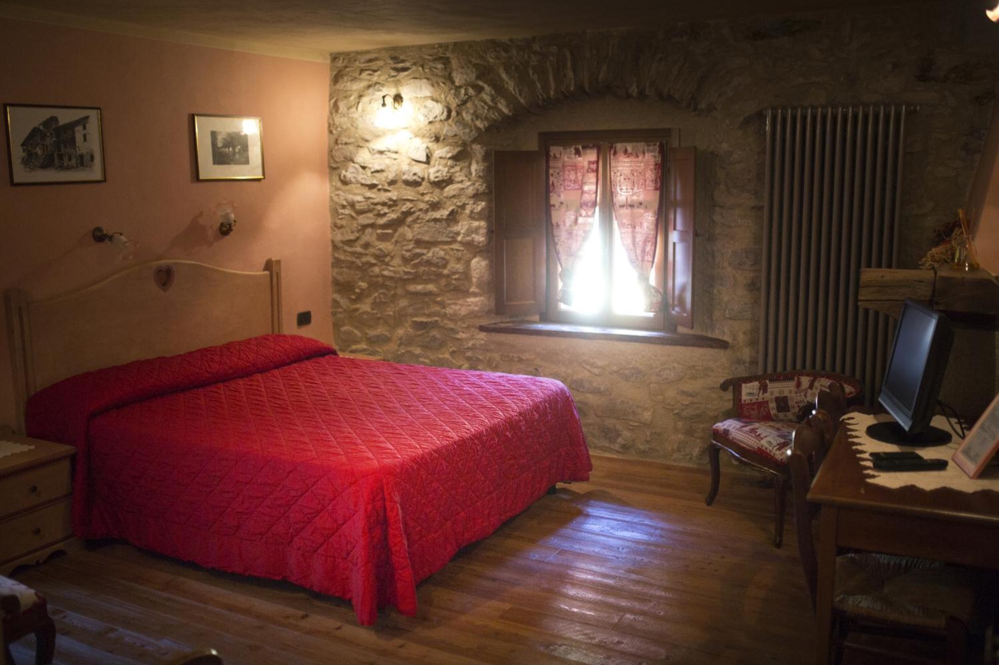 La Maison Des Vignerons Chambres D'Hotes B&B Donnaz Exterior photo